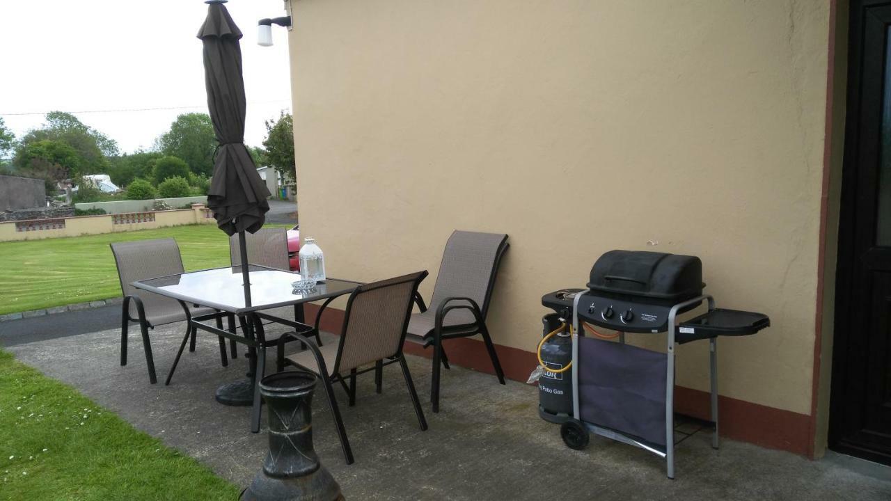 Helens Self Catering Villa Castlebar Exterior photo